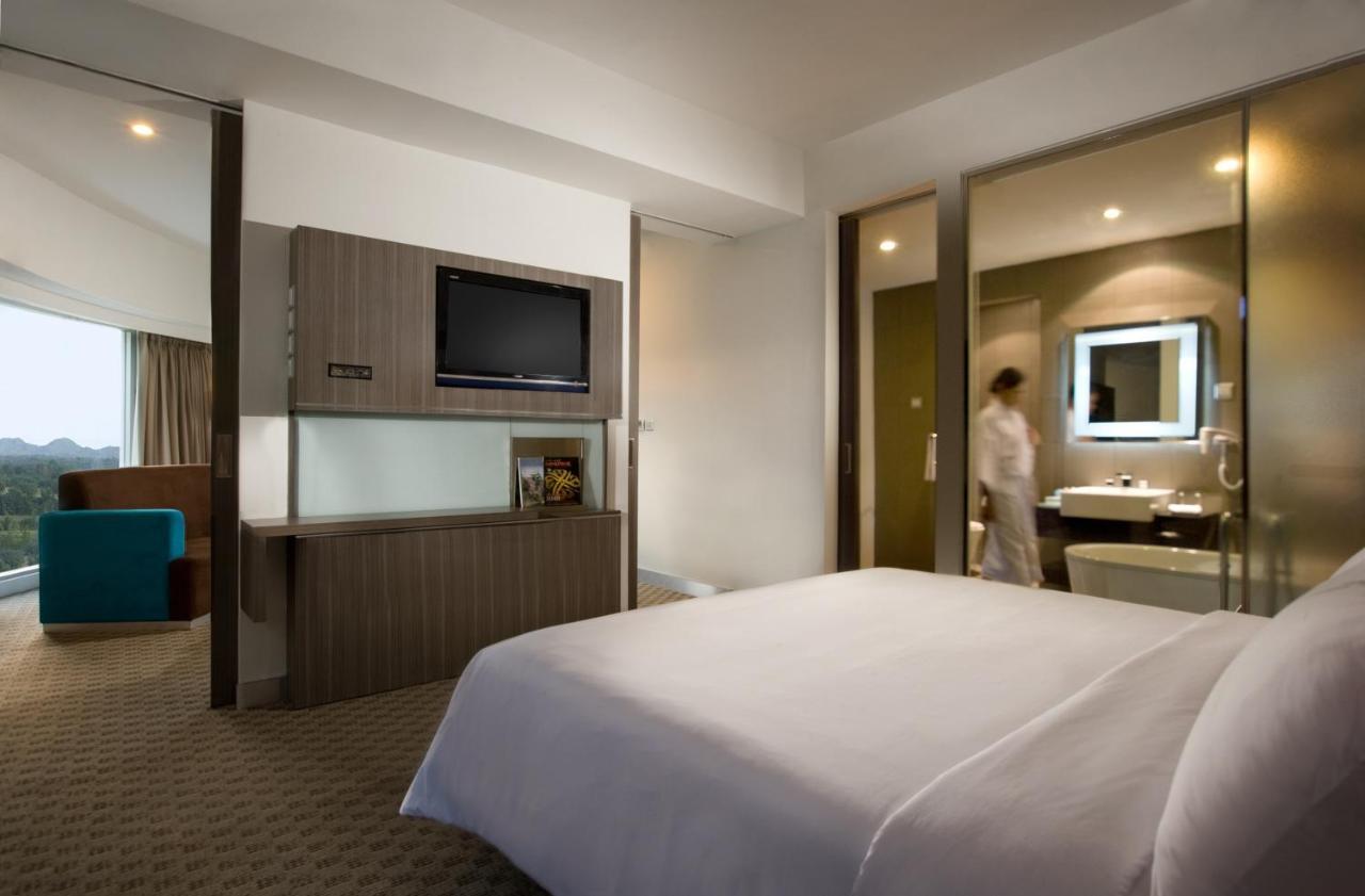 Novotel Bangka Hotel & Convention Center Pangkal Pinang Eksteriør billede